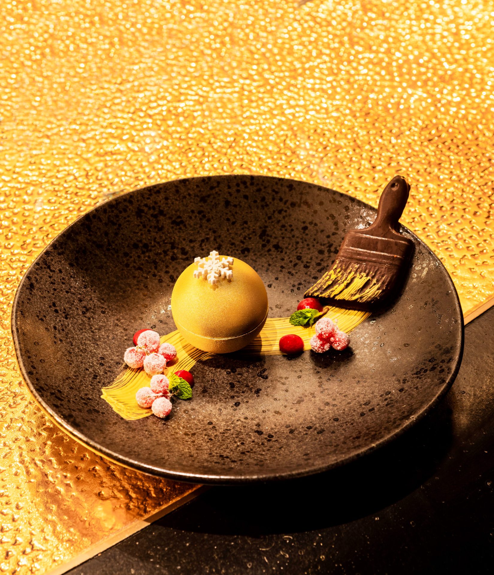 MENUS
The event menus offer the finest seasonal British produce from carefully sourced local suppliers, beautifully prepared using innovative techniques.
For reception events, to offer flexibility, all canapés & bowls have been individually priced so that you can design a bespoke menu to suit your guests.